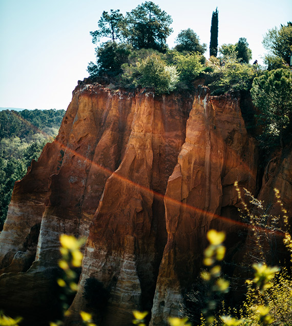 cheminées de fée de roussillon falaises d ocres