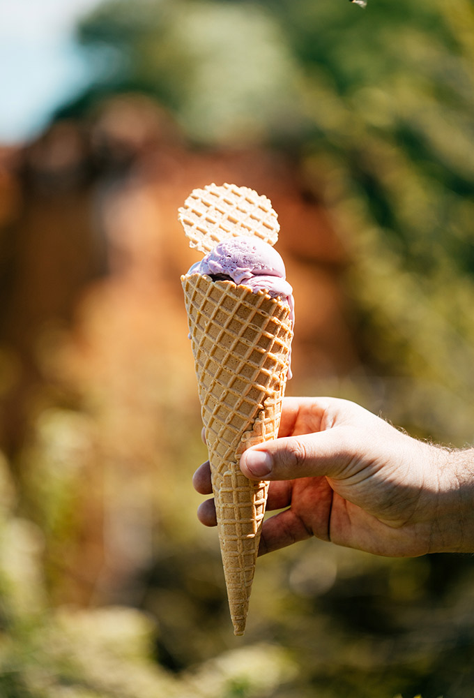 Cornet de glace a la lavande roussillon